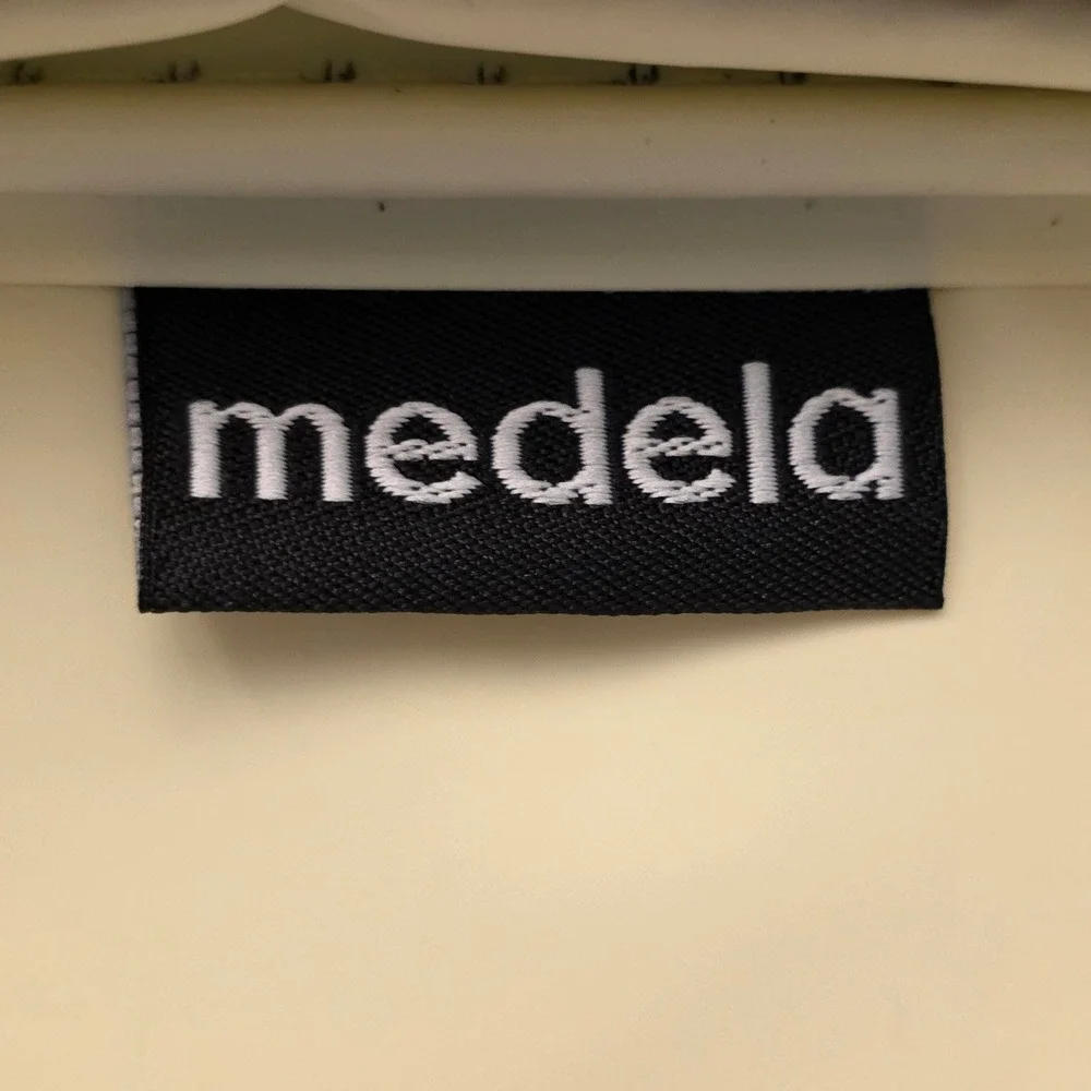 Medela Breast Milk Cooler Bag Black Insulated Zip Case with Handle Shower Gift